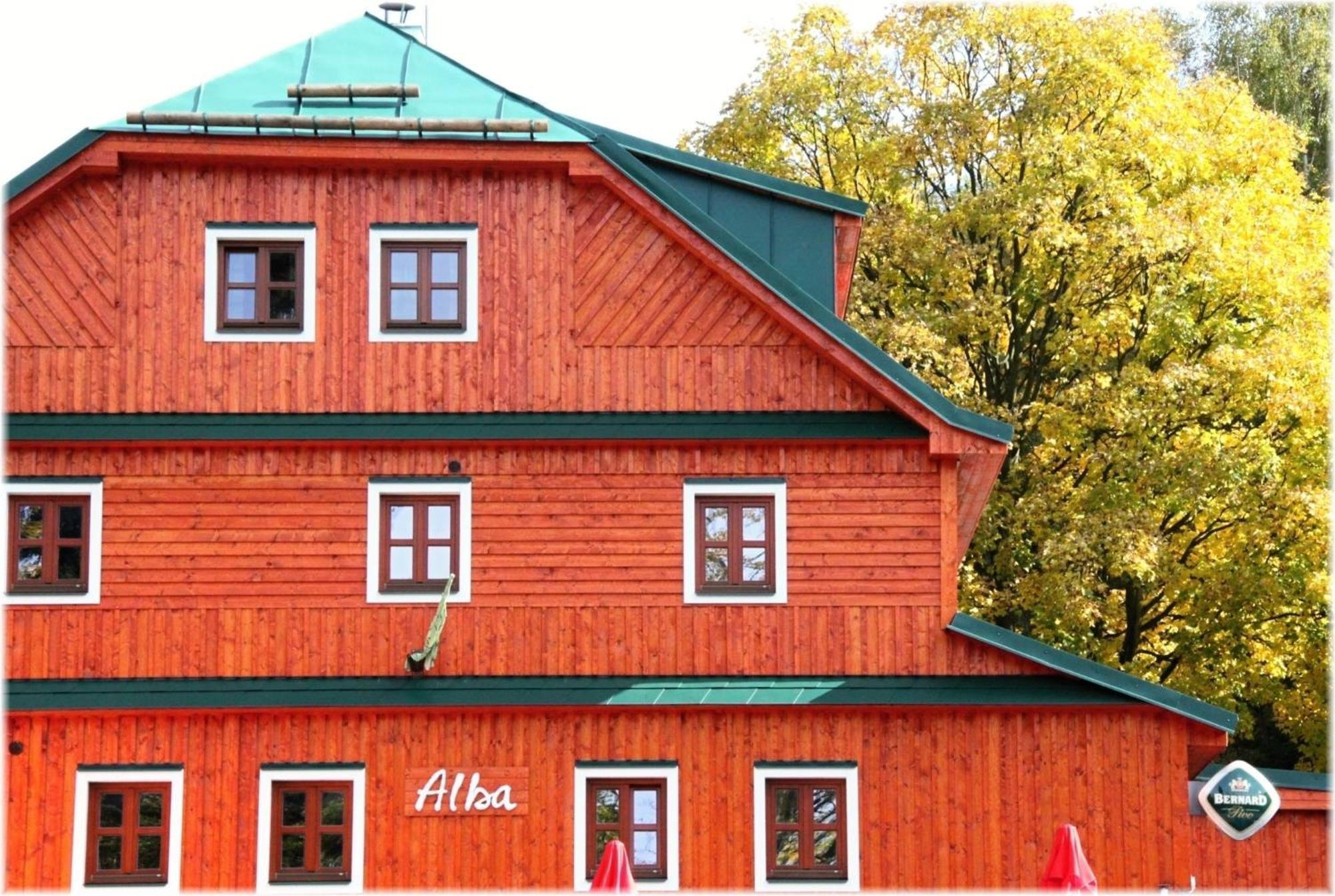 Hotel Alba Дестне в Орлицки хора Екстериор снимка